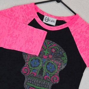 L&B Women M Neon Pink Black Skull Graphic Raglan Tee Edgy Goth Top